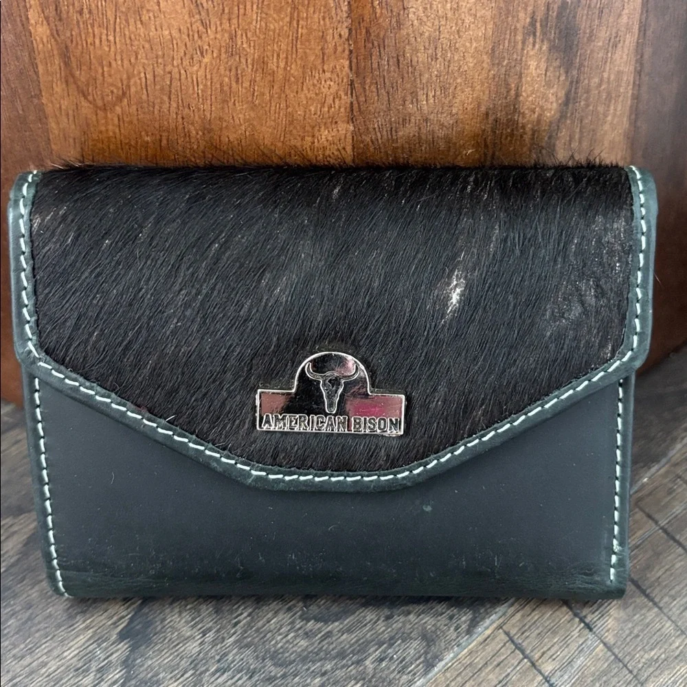 American Bison Hair on Hide,Genuine Leather,5 card,1 ID,bill,zip coin,,snap top